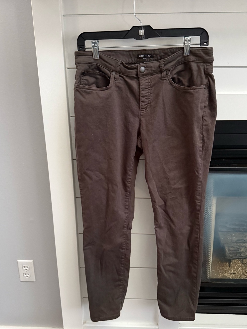 Eileen Fisher Dark Brown Slim Straight Pants size 8 great color